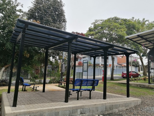 Imagen de Referencia Pérgola en Parque con bancas